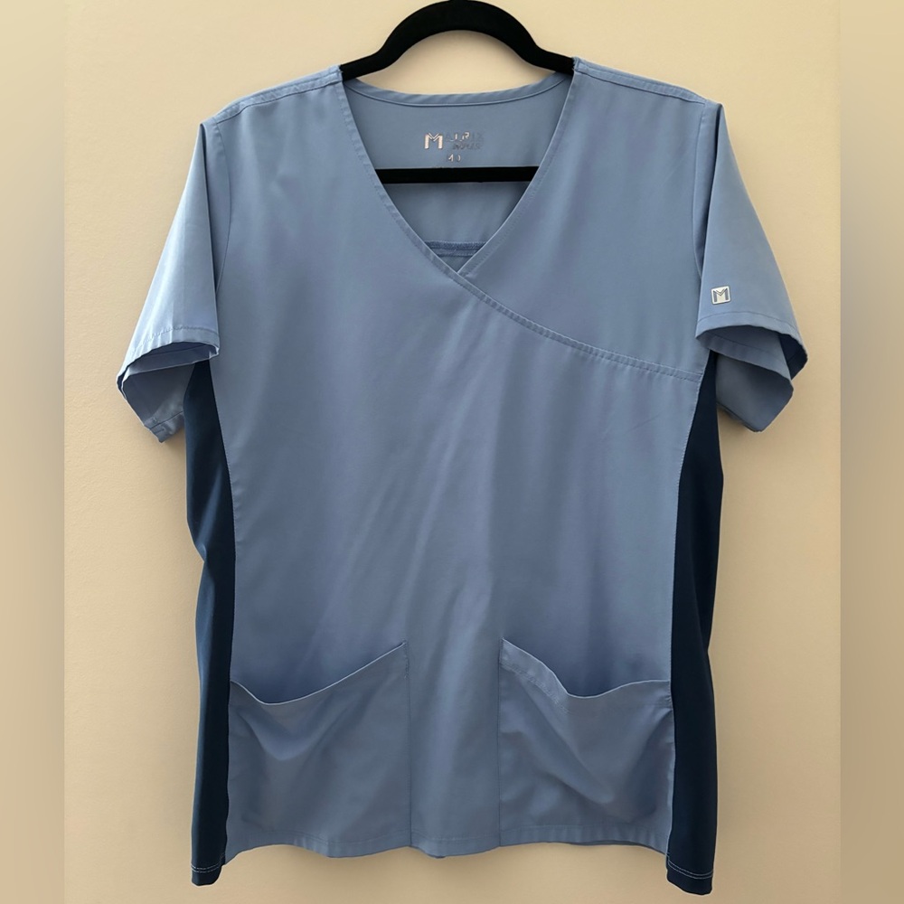 Maevn Matrix Impulse Women's Jogger Scrub Set in Ceil Blue and Navy
